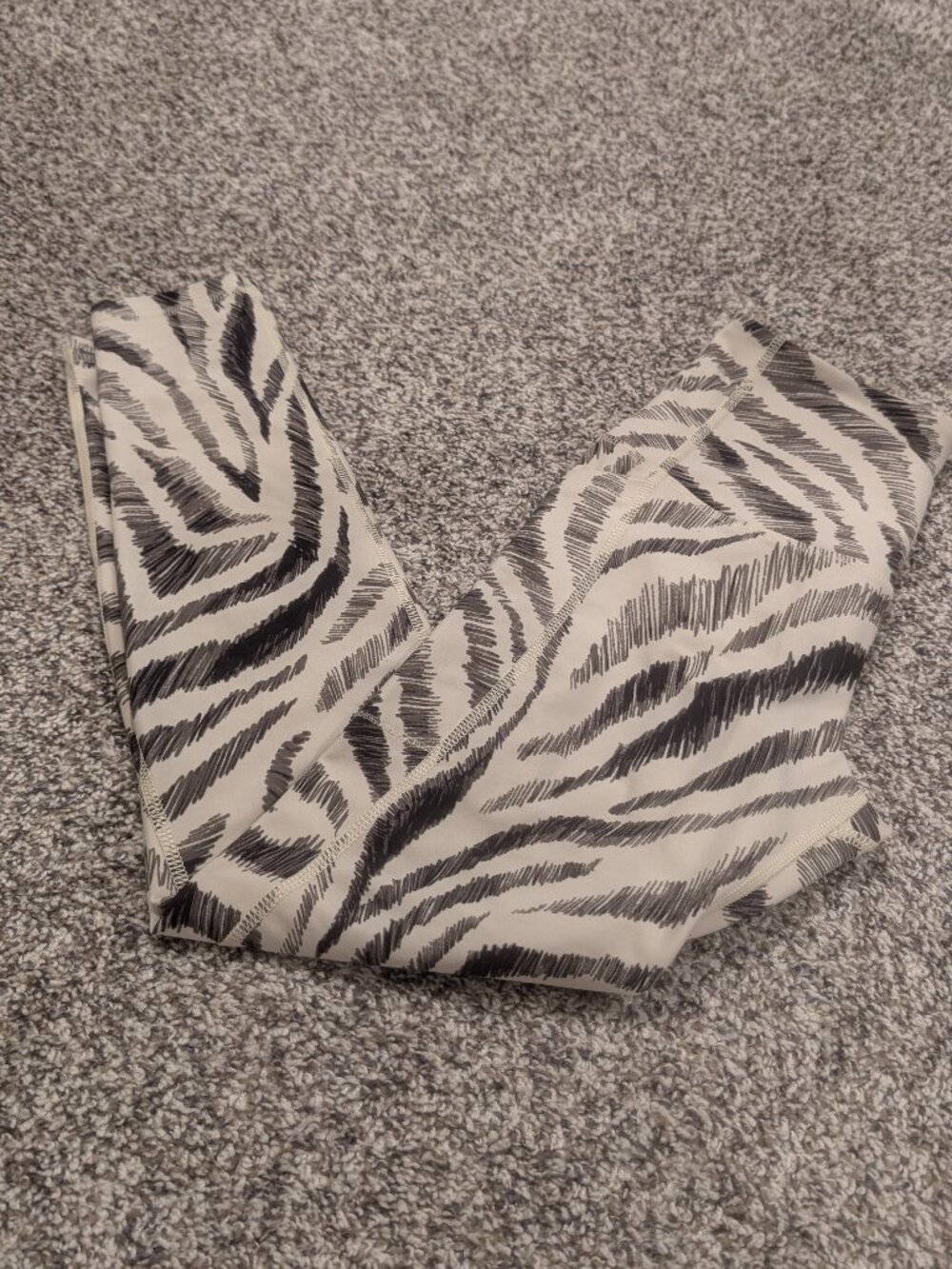 DSG Zebra Sketch High-Waisted 7/8 Athletic Leggings Small - Picture 1 of 9
